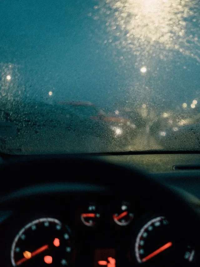 The Fastest Way to defog Your Car windshield – Tips to Remove Fog from Car