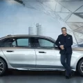mr-vikram-pawah-president-bmw-group-india-with-the-bmw-7-series-2